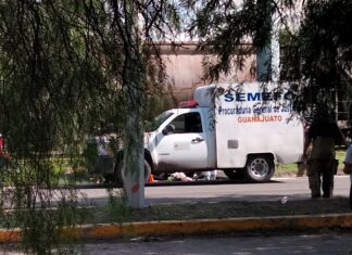 Volcadura en la alterna Celaya- Villagrán, dejo un saldo de una persona fallecida.