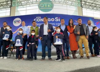 Se entregan útiles escolares para el ciclo 2022 – 2023 en Salvatierra.