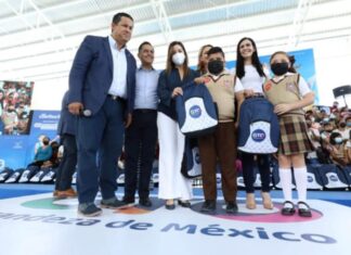 Gobierno de Guanajuato entrega útiles y mochilas escolares en todo el estado.