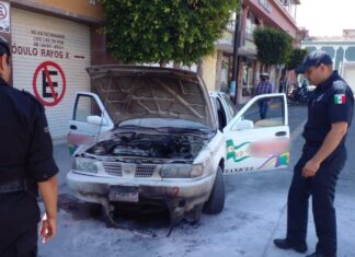 AUXILIA POLICÍA TURÍSTICA A TAXISTA EN CELAYA.