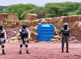 ASEGURAN CISTERNA CON 5 MIL LITROS DE HUACHICOL Y MANGUERAS DE ALTA PRESIÓN