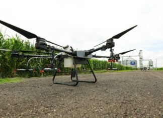 Entregan drones para la fumigación de cultivos a productores guanajuatenses.