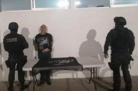 HOMBRE ES DETENIDO CON CRISTAL Y MARIHUANA