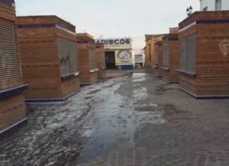 Vecinos y locatarios del mercado municipal en Yuriria, solicitan a las autoridades el retiro de las chosas de la calle General Francisco Ortiz.