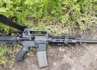 Un civil muerto y el decomiso de equipo táctico, un arma y una camioneta fue el saldo tras un enfrentamiento