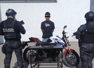 HOMBRE ES DETENIDO CON ARMA LARGA Y MOTO CON REPORTE DE ROBO EN CELAYA.