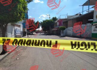 Una mujer fue agredida a balazos en una rosticeria en la colonia Ejidal en Celaya.