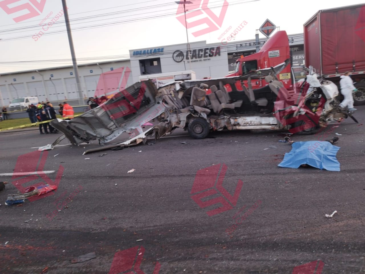 Siete Muertos Y Diez Lesionados En Choque Entre Una Camioneta De Transporte De Personal Y Dos 6449