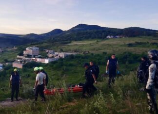 Localizan los cuerpos sin vida de tres personas en avanzado estado de descomposición, en la colonia Lomas de Medina, en León.