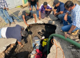 Atiende SMAPAS reporte de fuga de agua; servicio se restablecerá a la brevedad.