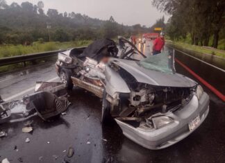 Muere persona en accidente entre un coche y un tráiler en la Siglo XXI
