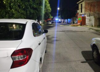 Agreden a balazos a una mujer en un bazar en la.colonia Villas del Romeral en Celaya.