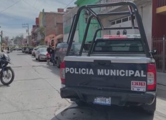 No termina la jornada violenta y sangrienta en Salvatierra; en plena zona centro dos sujetos armados ejecutaron a un motociclista.