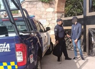 Policía de Guanajuato capital evito extorsión telefónica a una familia.