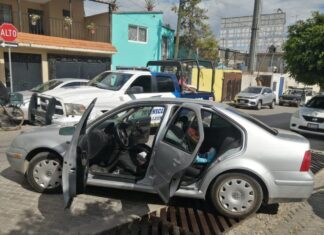 Detienen a cinco en León como presuntos responsables del robo a una estación de gas.