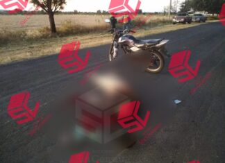 Agreden a balazos a una pareja que viajaba en una motocicleta en Valle de Santiago; el hombre murió y la mujer fue trasladada grave.