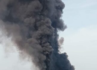 Explota pipa que transportaba gasolina, en Zinapécuaro.