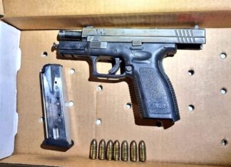 Policía de León detuvo a dos sujetos armados como presuntos responsables de un homicidio en la colonia Coecillo.