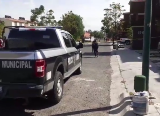 Un repartidor de moto envio fue asesinado en calles del fraccionamiento Arboledas en Salamanca.