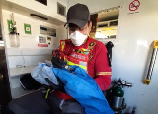 PARAMÉDICOS DE BOMBEROS EN CELAYA AUXILIAN A MUJER EN PARTO