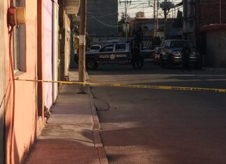 Enfrentamiento entre civiles armados y policías en la colonia México en Celaya, dejo un saldo de un hombre muerto y un herido.