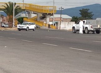 Grupo armado atacan instalaciones de Seguridad Pública en San Juan de la Vega, en Celaya; el saldo fue de dos civiles muertos, tres policías heridos y tres civiles detenidos