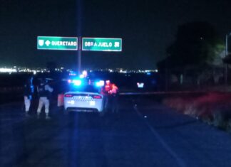 Localizan el cuerpo si. Vida de un hombre en la autopista Celaya- Querétaro; se presume fue arrollado.