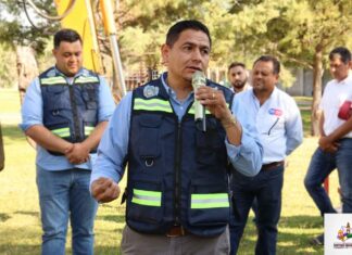 Se lleva a cabo el 𝐀𝐫𝐫𝐚𝐧𝐪𝐮𝐞 𝐝𝐞 𝐎𝐛𝐫𝐚𝐬 para la construcción del 𝐓𝐚𝐧𝐪𝐮𝐞 𝐄𝐥𝐞𝐯𝐚𝐝𝐨 y el 𝐒𝐢𝐬𝐭𝐞𝐦𝐚 𝐝𝐞 𝐀𝐠𝐮𝐚 𝐏𝐨𝐭𝐚𝐛𝐥𝐞 𝐞𝐧𝐭𝐮𝐛𝐚𝐝𝐚 en la colonia el edén. 🚧🦺