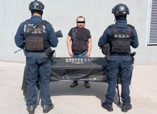 POLICÍA DETIENE A PRESUNTO NARCOMENUDISTA