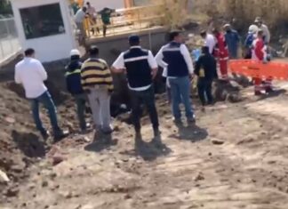 Dos trabajadores murieron después de quedar sepultados en una zanja para drenaje sanitario.