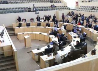 Aprueba mayoría panista en congreso local nueva deuda para el gobierno de Guanajuato.