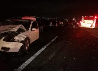 Tres heridos graves en choque entre varios vehículos en la carretera Panamericana, en Apaseo El Alto.