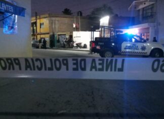 Un hombre fue asesinado a balazos al interior de un taller mecánico en la calle Leona Vicario en Celaya.
