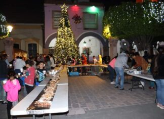 Celebran el Día de Reyes Magos en Santiago Maravatío.