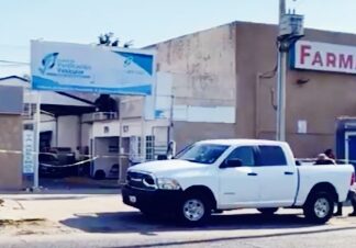 Ataque armado en un verificentro de la colonia Valle Delta en León, dejo un saldo de una mujer muerta y un hombre gravemente lesionado.