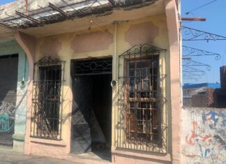Incendio en bodega género cuantiosos daños materiales.
