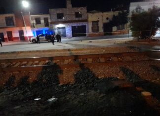 Un hombre fue asesinado en una barbería en la calle Obregón en Comonfort.