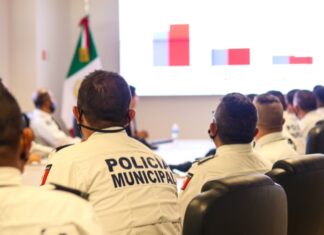 Este año los salarios base de las y los elementos de policía de Irapuato, serán regularizados al 100%.