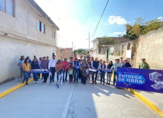 Se mejoran calles y caminos en colonias y comunidades de Salvatierra.