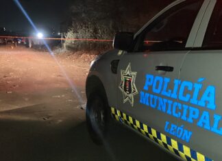 Localizan el cuerpo sin vida de una mujer en un lote baldío de la colonia Nueva San Nicolás, en León.