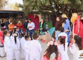 Concluye la entrega de juguetes con motivo del Día de Reyes en Santiago Maravatío.