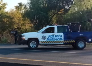 Localizan el cuerpo sin vida de un hombre en la autopista Celaya- Querétaro, presentaba lesiones por arma de fuego.