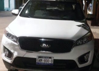 Policías de Irapuato localizan vehículo robado horas antes, en la colonia Haciendas El Carrizal.