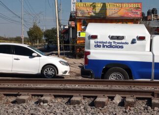Dos mujeres que atendían un negocio de tortas fueron atacadas a balazos en Celaya; una murió en el lugar y la otra fue trasladada grave.