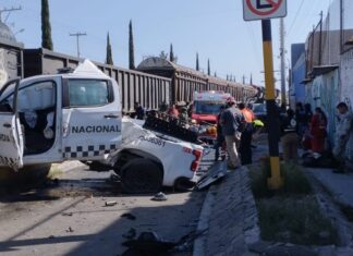 Dos muertos y cuatro heridos fue el saldo de un accidente de un vehículo de la Guardia Nacional con el tren, en Celaya.