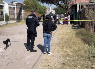 Minutos antes del medio día un hombre fue ejecutado en la calle Sábado de la colonia El Olimpo, en Salamanca.