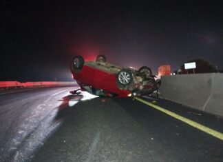 Tres lesionados y cuantiosos daños materiales , saldo de un choque en el puente La Jaja en Celaya.