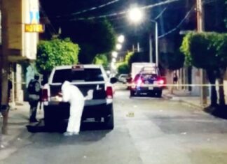 Un elemento de Seguridad Pública de San Francisco del Rincón fue atacado a balazos en la colonia Lázaro Cárdenas, murió cuando recibía atención médica.