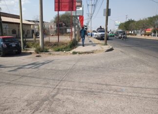 Sujetos desconocidos lanzan bomba Molotov a negocio de tacos en la colonia Santa Barbara, no se registró lesionados, ni decesos.