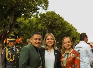 Participa Santiago Maravatío en el Desfile Cívico Militar del 379 aniversario de la fundación de Salvatierra.